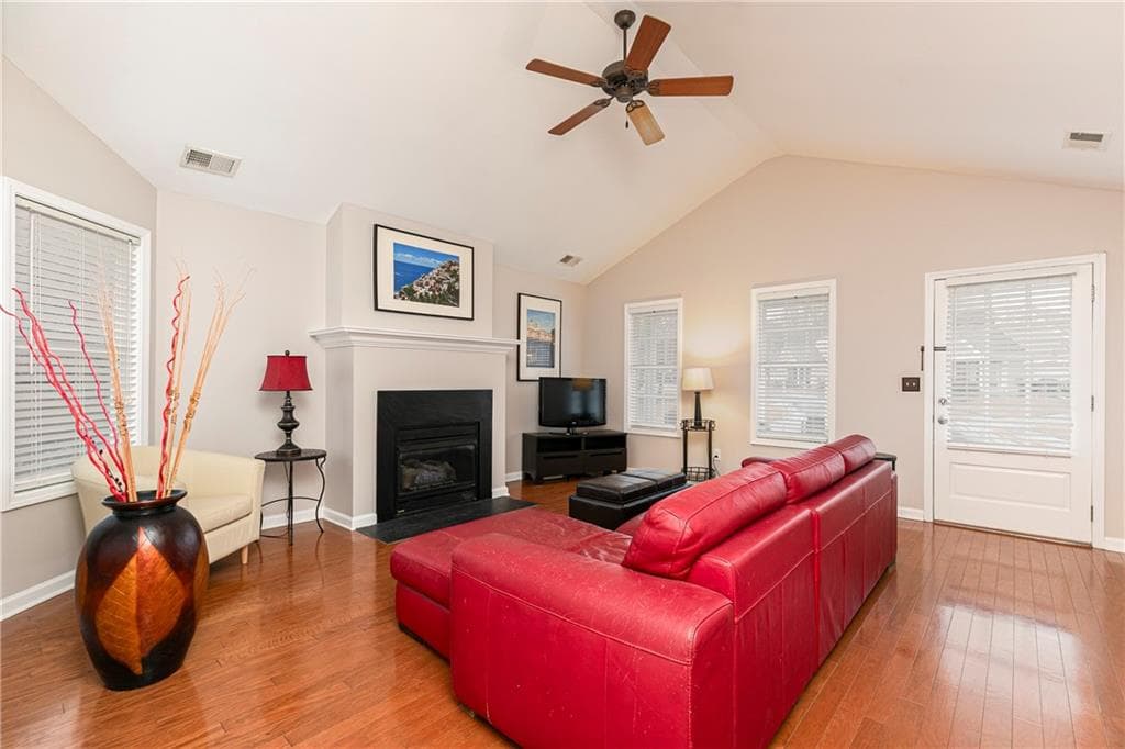 2 bedroom, 2 bathroom, 1,444 sq ft single family residence for sale at 5011 Kathryn Glen Drive, Acworth, GA 30101 — photo 5