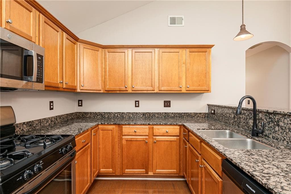 2 bedroom, 2 bathroom, 1,444 sq ft single family residence for sale at 5011 Kathryn Glen Drive, Acworth, GA 30101 — photo 10