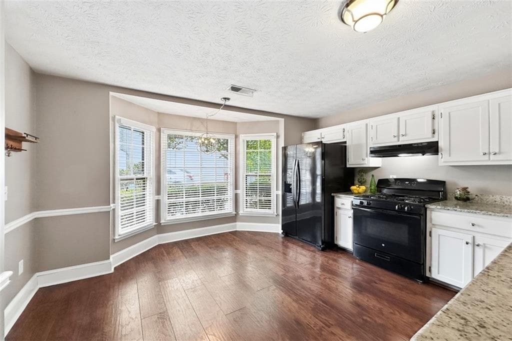2 bedroom, 3 bathroom, 1,244 sq ft condominium for sale at 284 Shaded Oaks Lane, Marietta, GA 30067 — photo 3