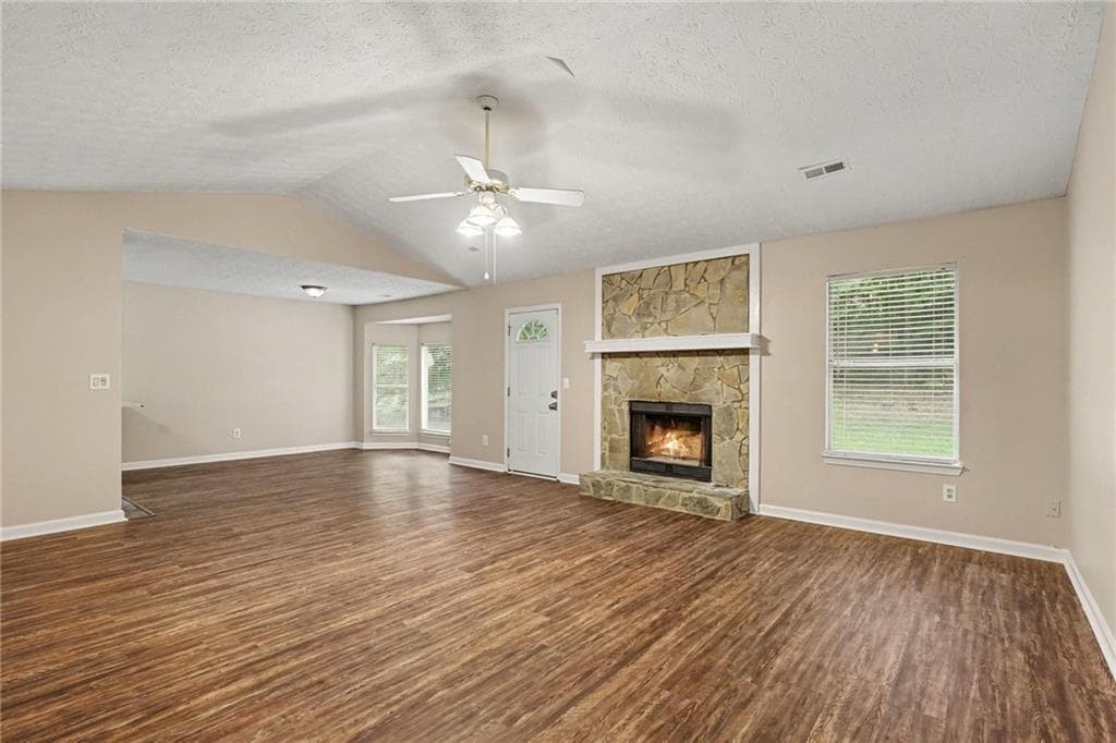 3 bedroom, 2 bathroom, 1,580 sq ft single family residence for sale at 2900 Rosecommons Drive, Hampton, GA 30228 — photo 7