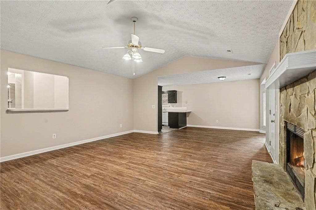 3 bedroom, 2 bathroom, 1,580 sq ft single family residence for sale at 2900 Rosecommons Drive, Hampton, GA 30228 — photo 8