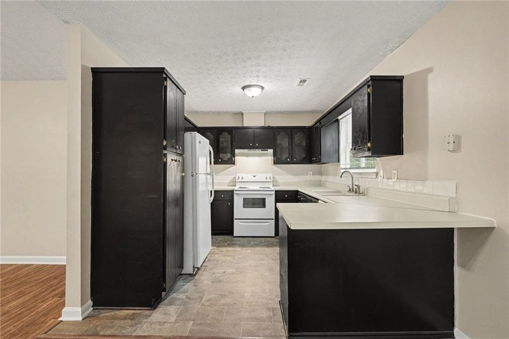 3 bedroom, 2 bathroom, 1,580 sq ft single family residence for sale at 2900 Rosecommons Drive, Hampton, GA 30228 — photo 9