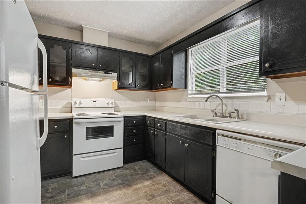 3 bedroom, 2 bathroom, 1,580 sq ft single family residence for sale at 2900 Rosecommons Drive, Hampton, GA 30228 — photo 10
