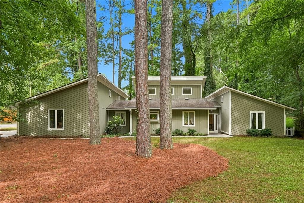 3 bedroom, 2 bathroom, 2,014 sq ft single family residence sold at 5454 Wylstream Way, Norcross, GA 30093