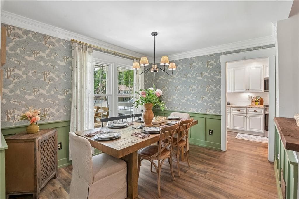 4 bedroom, 4 bathroom, 2,861 sq ft single family residence under contract at 2382 Battle Forest Drive, Marietta, GA 30064 — photo 3