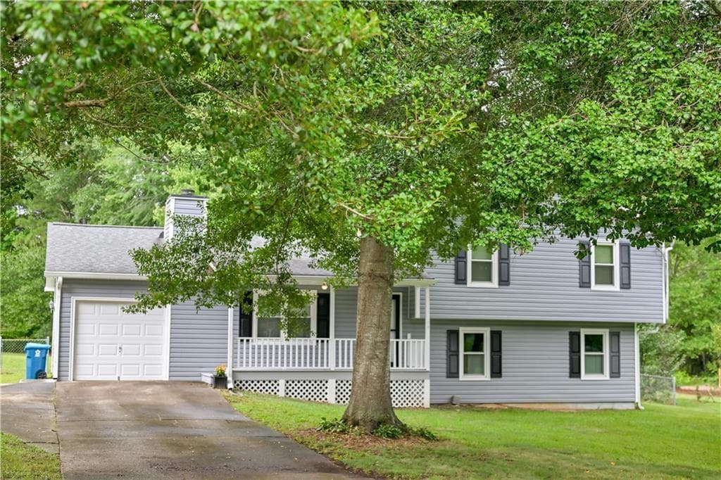 3 bedroom, 3 bathroom, 1,736 sq ft single family residence for sale at 2051 Sunsweet Court, Lawrenceville, GA 30043 — photo 4