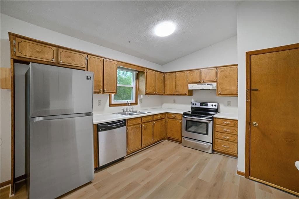 3 bedroom, 3 bathroom, 1,736 sq ft single family residence for sale at 2051 Sunsweet Court, Lawrenceville, GA 30043 — photo 9