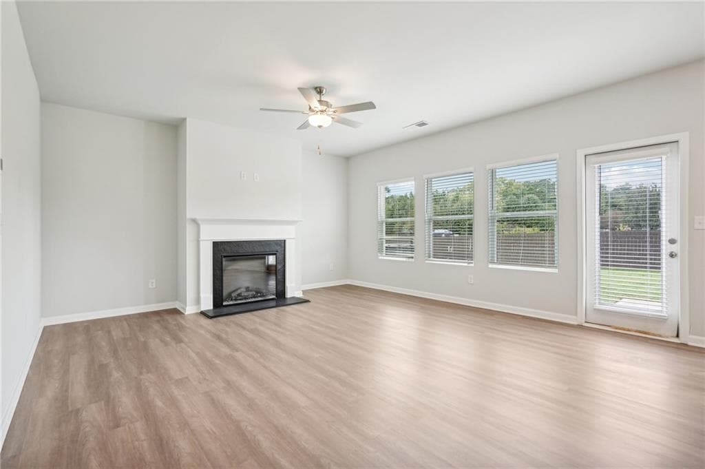 4 bedroom, 3 bathroom, 2,129 sq ft single family residence for sale at 104 Vickers Point Drive, Fairburn, GA 30213 — photo 7