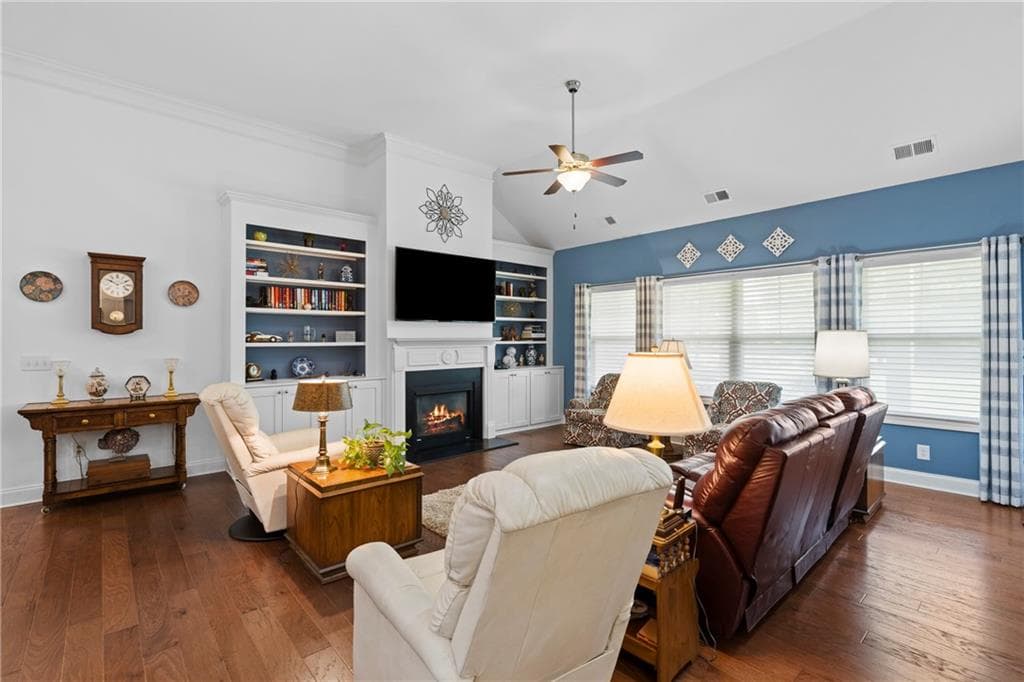 3 bedroom, 3 bathroom, 2,533 sq ft single family residence for sale at 4725 Amble Trace, Cumming, GA 30040 — photo 9