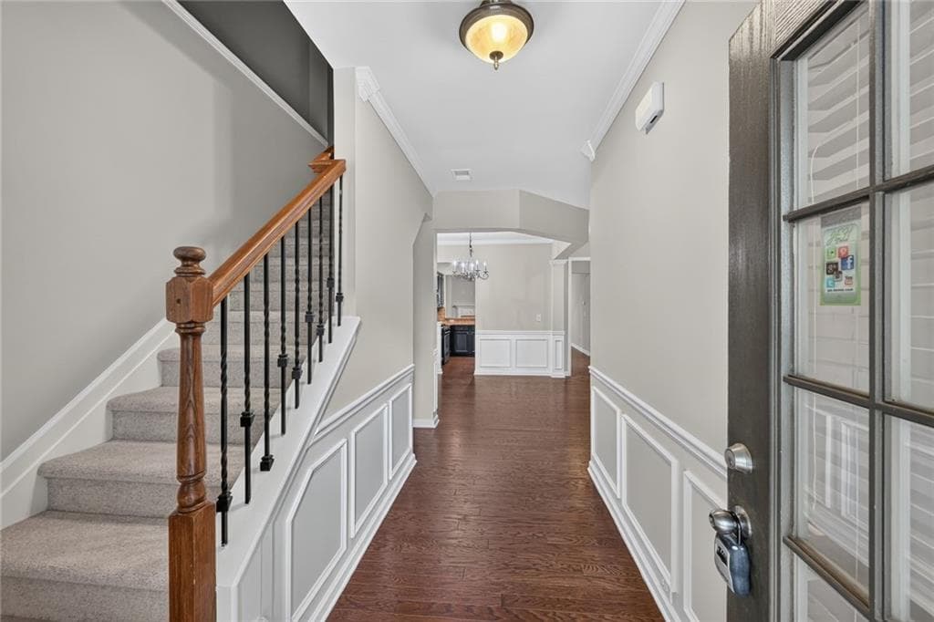4 bedroom, 3 bathroom, 2,110 sq ft single family residence for sale at 369 Privet Circle, Suwanee, GA 30024 — photo 2
