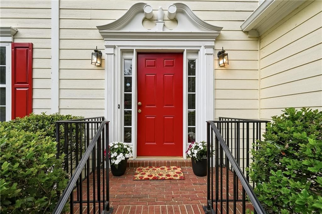 4 bedroom, 3 bathroom, 2,254 sq ft single family residence for sale at 1255 Winthrope Chase Drive, Alpharetta, GA 30009 — photo 3