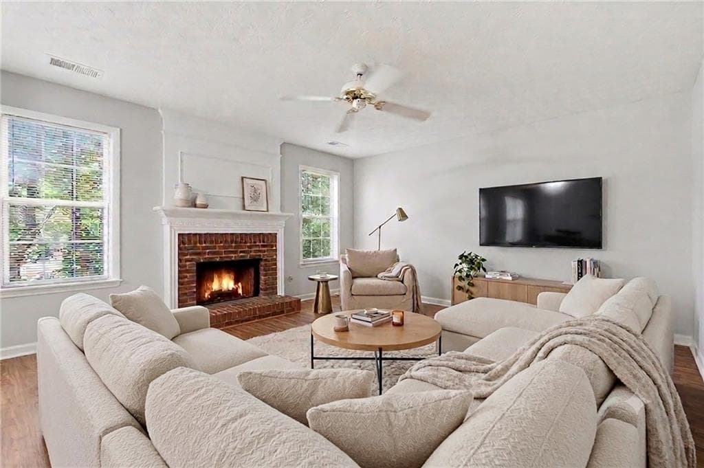 4 bedroom, 3 bathroom, 2,254 sq ft single family residence for sale at 1255 Winthrope Chase Drive, Alpharetta, GA 30009 — photo 7