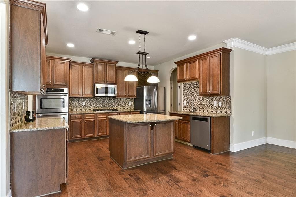 7 bedroom, 6 bathroom, 4,920 sq ft single family residence for rent at 4530 Fernbrook Place, Cumming, GA 30040 for $3,400 a month — photo 6