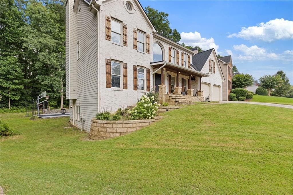 4 bedroom, 3 bathroom, 4,238 sq ft single family residence for sale at 3237 Blackstone Run, Lawrenceville, GA 30043 — photo 3