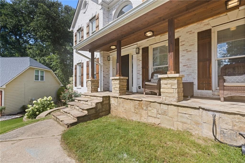 4 bedroom, 3 bathroom, 4,238 sq ft single family residence for sale at 3237 Blackstone Run, Lawrenceville, GA 30043 — photo 4