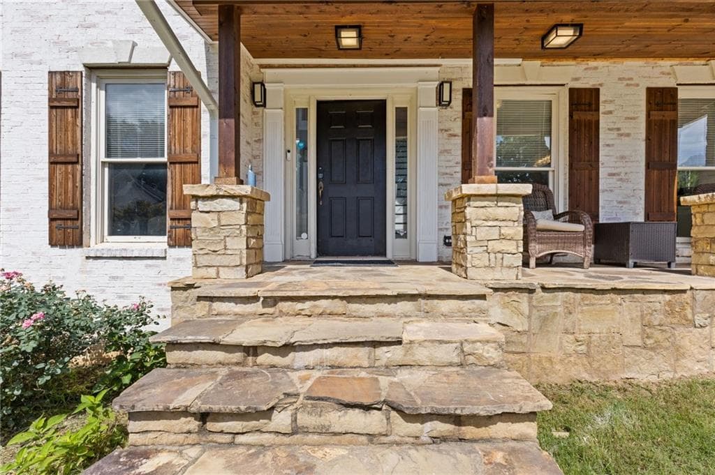 4 bedroom, 3 bathroom, 4,238 sq ft single family residence for sale at 3237 Blackstone Run, Lawrenceville, GA 30043 — photo 5