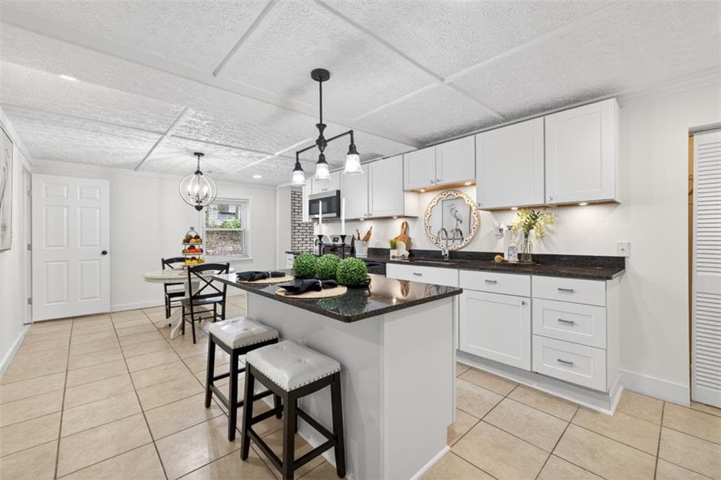3 bedroom, 3 bathroom, 1,744 sq ft single family residence under contract at 2439 Lakeshore Drive, Conyers, GA 30012 — photo 9
