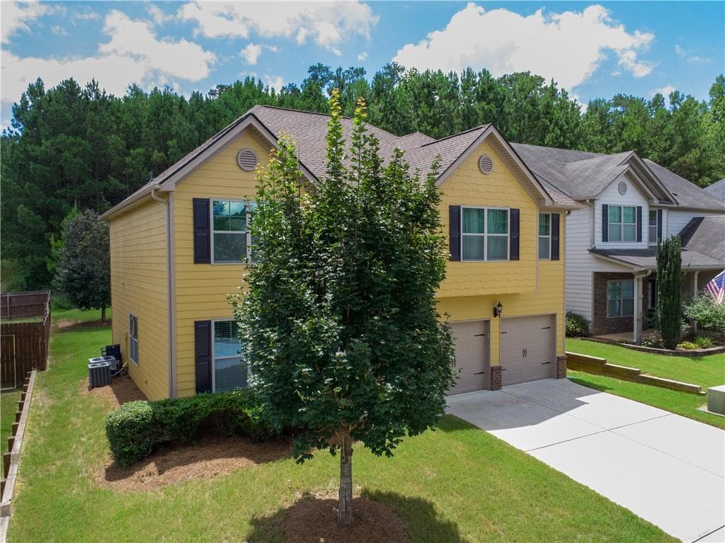 4 bedroom, 4 bathroom, 2,388 sq ft single family residence for sale at 47 Maple Hill Drive, Newnan, GA 30265 — photo 3