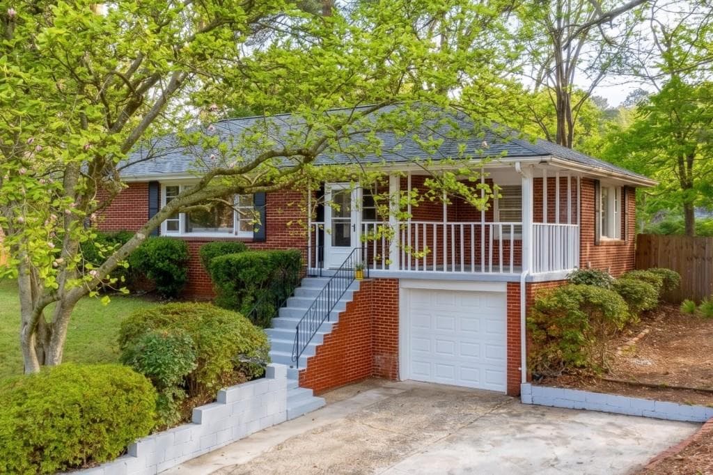 3 bedroom, 2 bathroom, 1,406 sq ft single family residence under contract at 282 Willis Mill Road, Atlanta, GA 30311