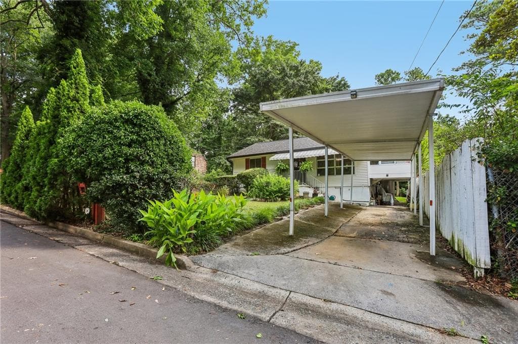 2 bedroom, 2 bathroom, 1,247 sq ft single family residence for sale at 1955 Spink Street, Atlanta, GA 30318 — photo 2