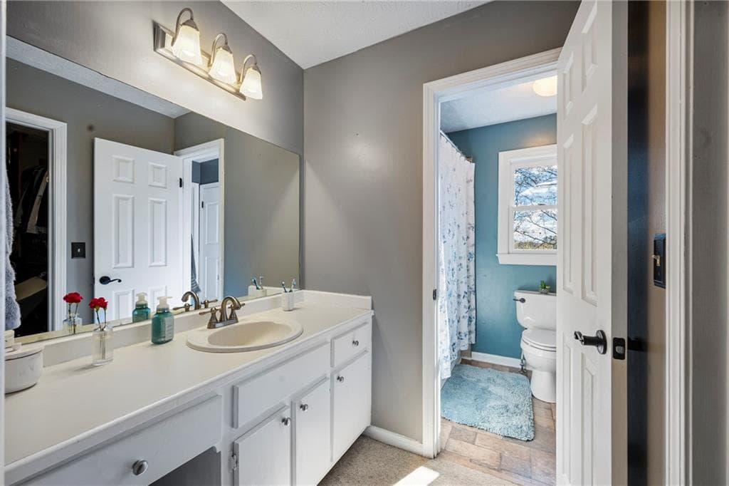 3 bedroom, 2 bathroom, 2,414 sq ft single family residence for sale at 218 Johnson Drive, Braselton, GA 30517 — photo 9