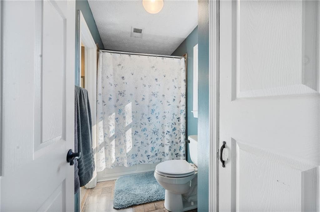 3 bedroom, 2 bathroom, 2,414 sq ft single family residence for sale at 218 Johnson Drive, Braselton, GA 30517 — photo 10