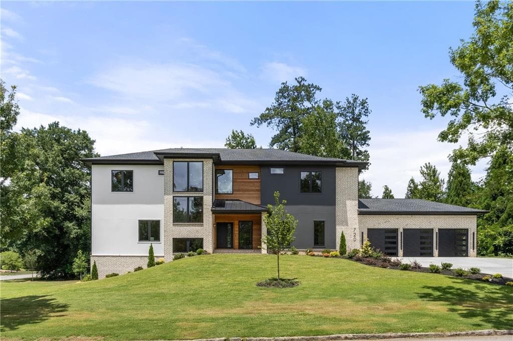 720 Glenforest Road, Sandy Springs, GA 30328 — most recent listing photo