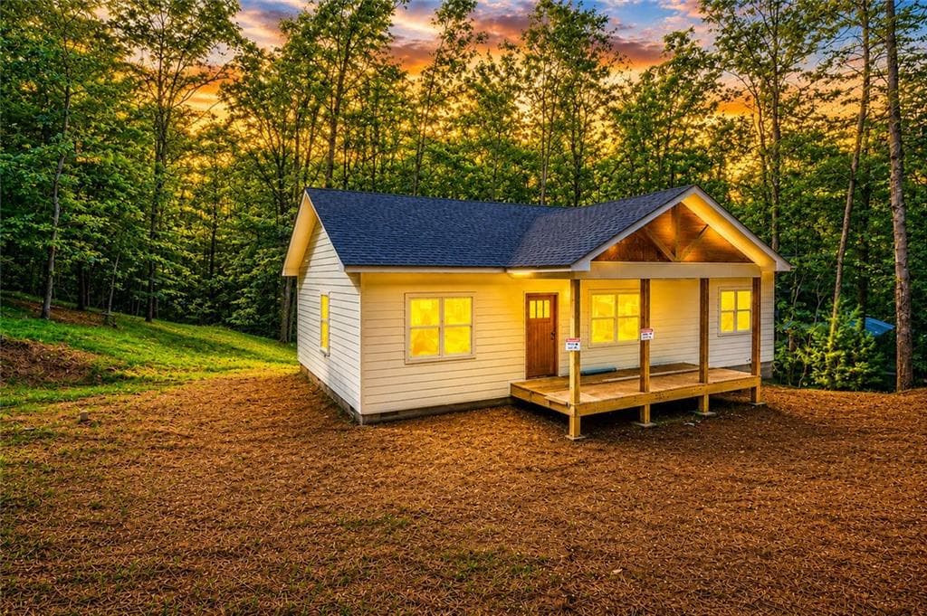 3 bedroom, 2 bathroom, 1,248 sq ft single family residence under contract at 209 Pinecrest Court, Ellijay, GA 30540 — photo 2