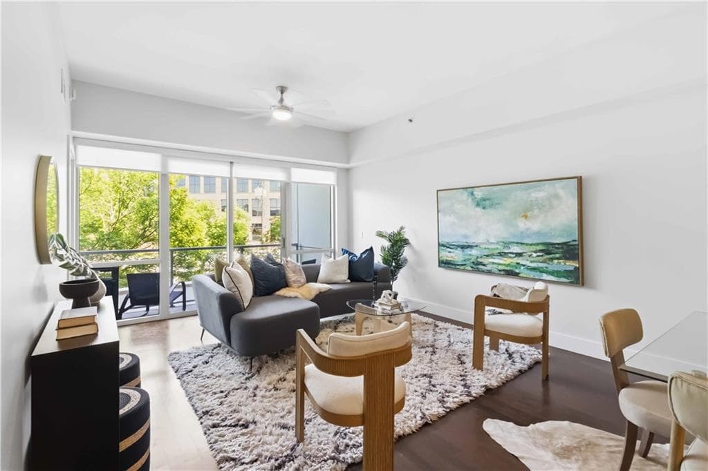 1 bedroom, 1 bathroom, 940 sq ft condominium for sale at 1100 Howell Mill Road 204, Atlanta, GA 30318 — photo 5