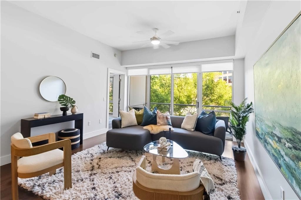 1 bedroom, 1 bathroom, 940 sq ft condominium for sale at 1100 Howell Mill Road 204, Atlanta, GA 30318 — photo 1 of 32
