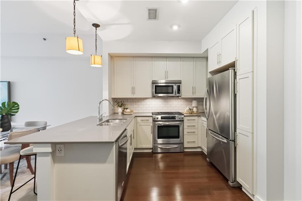 1 bedroom, 1 bathroom, 940 sq ft condominium for sale at 1100 Howell Mill Road 204, Atlanta, GA 30318 — photo 9