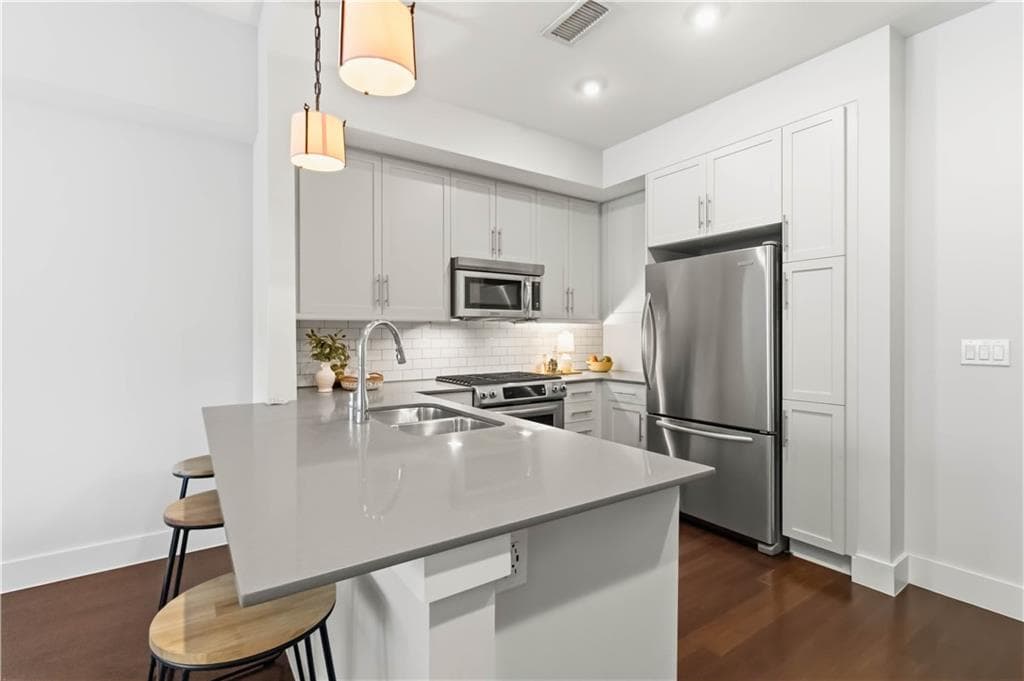 1 bedroom, 1 bathroom, 940 sq ft condominium for sale at 1100 Howell Mill Road 204, Atlanta, GA 30318 — photo 10