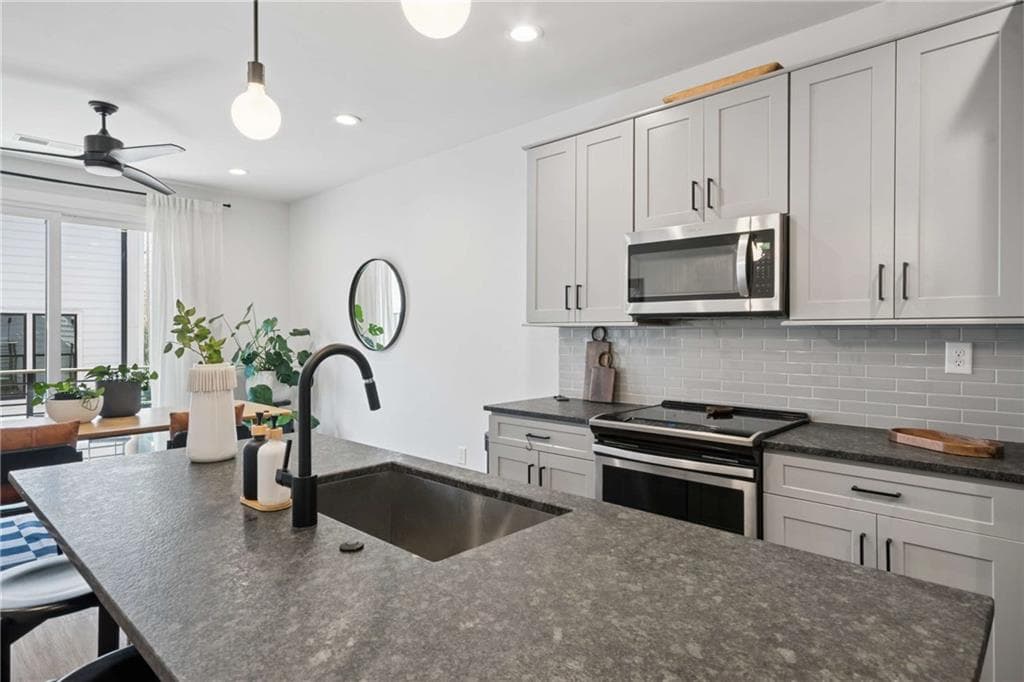 3 bedroom, 3 bathroom, 1,657 sq ft townhouse for rent at 1350 May Avenue 9, Atlanta, GA 30316 for $2,950 a month — photo 9