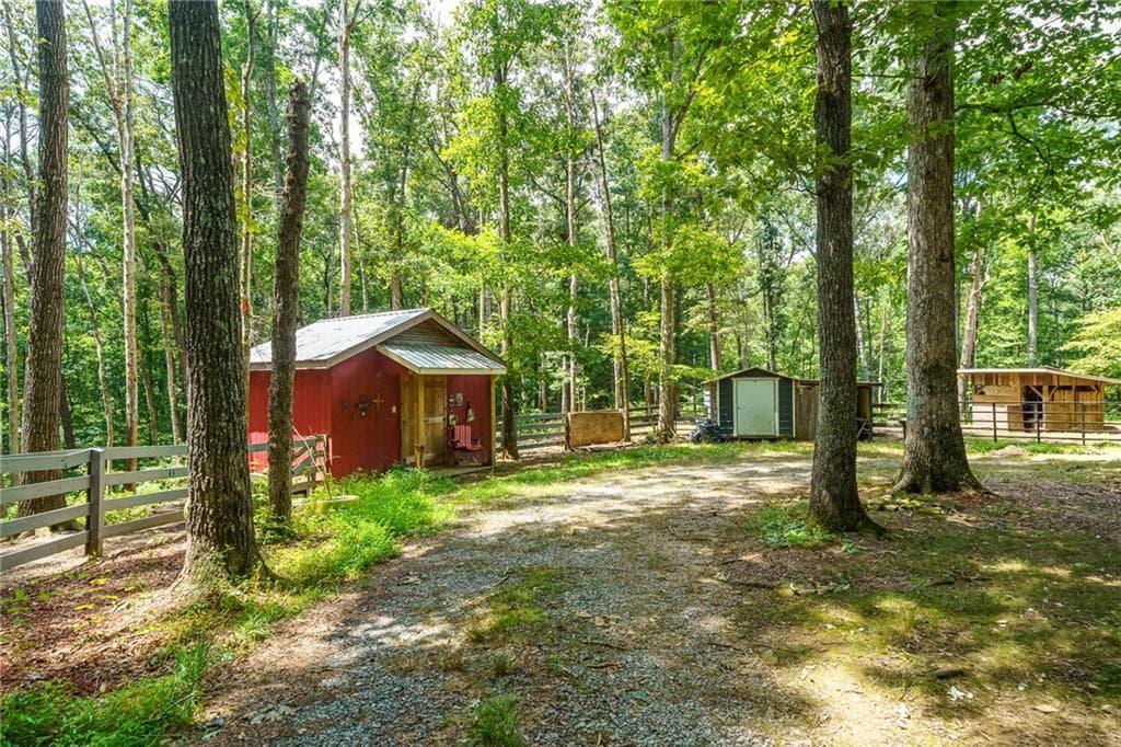 1 bedroom, 1 bathroom, 512 sq ft single family residence for sale at 237 Rusty Lady Lane, Ellijay, GA 30536 — photo 4