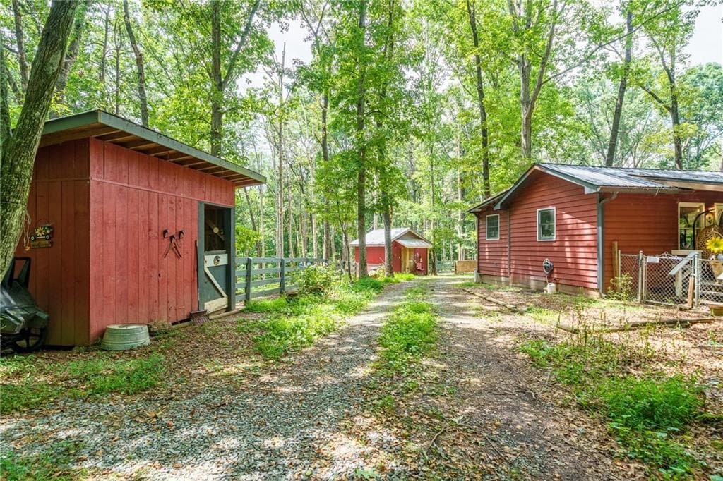 1 bedroom, 1 bathroom, 512 sq ft single family residence for sale at 237 Rusty Lady Lane, Ellijay, GA 30536 — photo 7