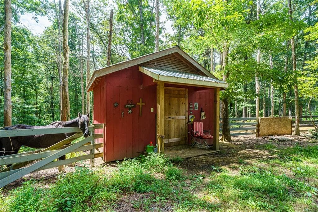 1 bedroom, 1 bathroom, 512 sq ft single family residence for sale at 237 Rusty Lady Lane, Ellijay, GA 30536 — photo 9