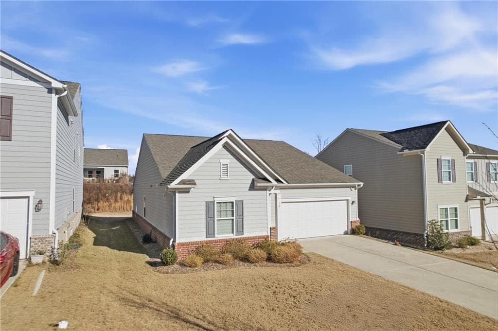 3 bedroom, 2 bathroom, 1,821 sq ft single family residence for sale at 71 Carnaby Street, Winder, GA 30680 — photo 2