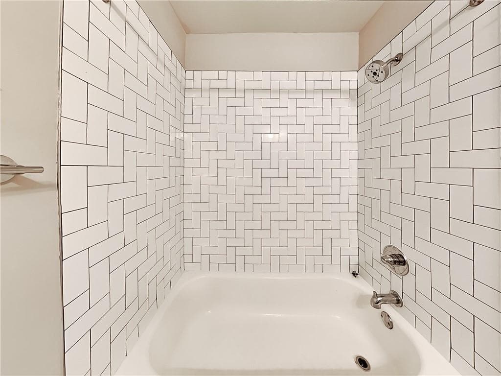 1 bedroom, 1 bathroom, 800 sq ft apartment for rent at 880 N Highland Avenue B3, Atlanta, GA 30306 for $1,625 a month — photo 9