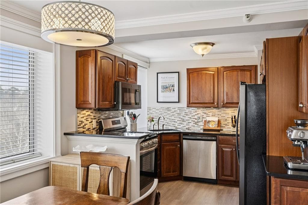 2 bedroom, 2 bathroom, 1,062 sq ft condominium for sale at 2479 Peachtree Road 515, Atlanta, GA 30305 — photo 10