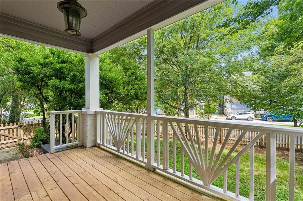 3 bedroom, 3 bathroom, 1,551 sq ft single family residence for sale at 1530 OAKVIEW Road, Decatur, GA 30030 — photo 9