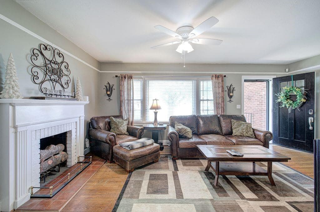 5 bedroom, 3 bathroom, 2,652 sq ft single family residence under contract at 409 Stonewall Street, Cartersville, GA 30120 — photo 7