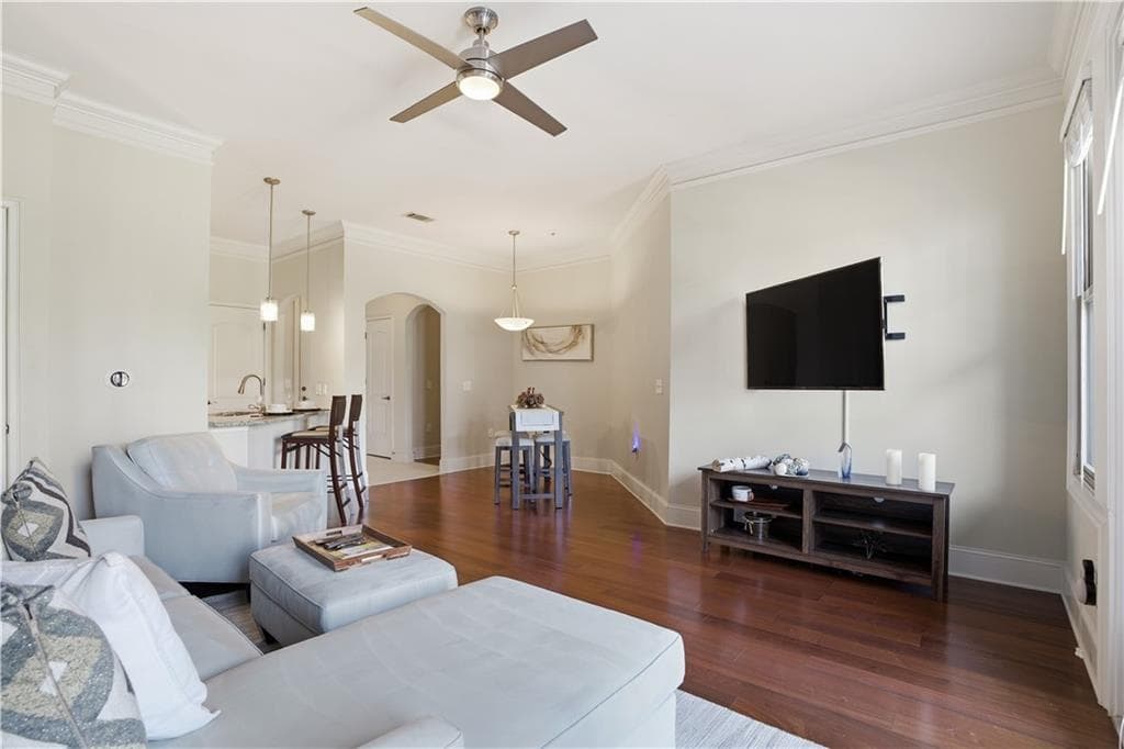 1 bedroom, 1 bathroom, 1,021 sq ft condominium under contract at 3621 Vinings Slope 2425, Atlanta, GA 30339 — photo 5