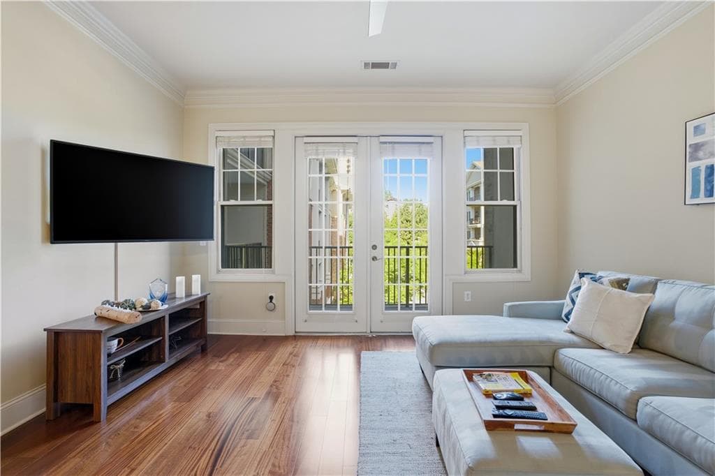 1 bedroom, 1 bathroom, 1,021 sq ft condominium under contract at 3621 Vinings Slope 2425, Atlanta, GA 30339 — photo 3