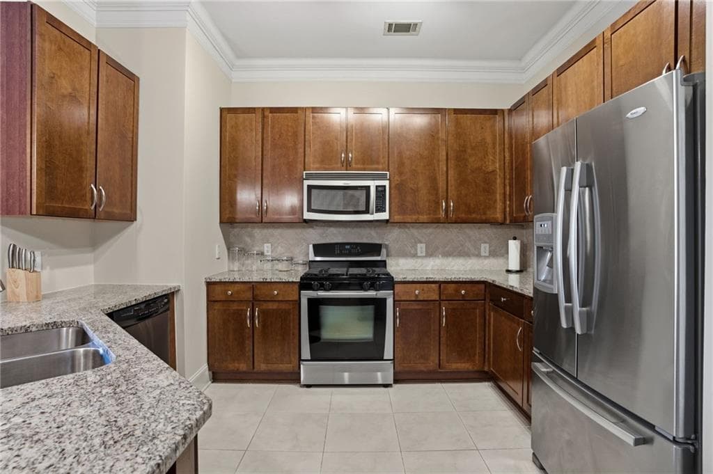 1 bedroom, 1 bathroom, 1,021 sq ft condominium under contract at 3621 Vinings Slope 2425, Atlanta, GA 30339 — photo 7