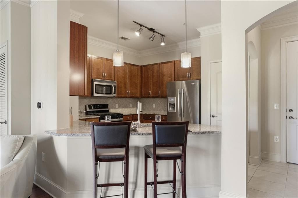 1 bedroom, 1 bathroom, 1,021 sq ft condominium under contract at 3621 Vinings Slope 2425, Atlanta, GA 30339 — photo 9