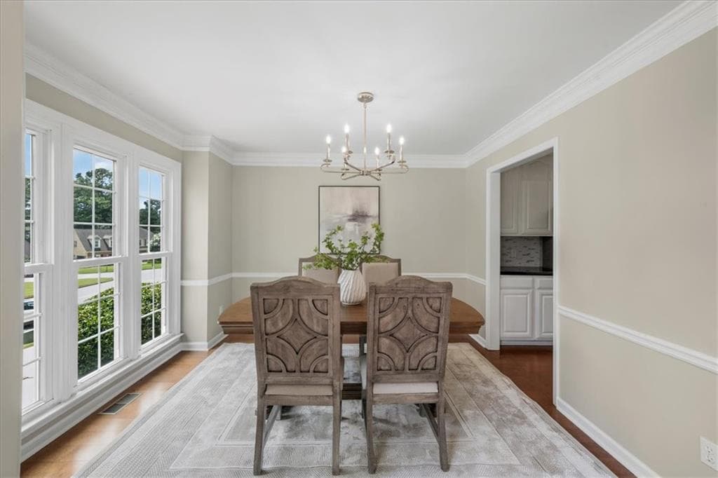 5 bedroom, 4 bathroom, 3,195 sq ft single family residence under contract at 5580 N Hillbrooke Trace, Alpharetta, GA 30005 — photo 8