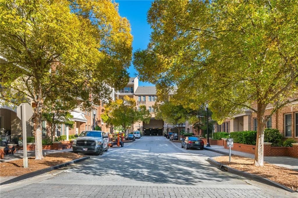 1 bedroom, 1 bathroom, 1,021 sq ft condominium sold at 3621 Vinings Slope 2425, Atlanta, GA 30339