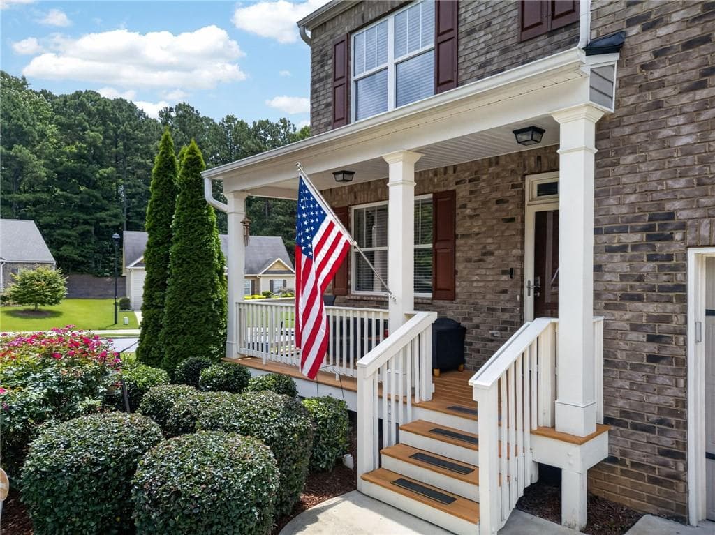 5 bedroom, 3 bathroom, 3,624 sq ft single family residence under contract at 408 Aviary Lane, Dallas, GA 30132