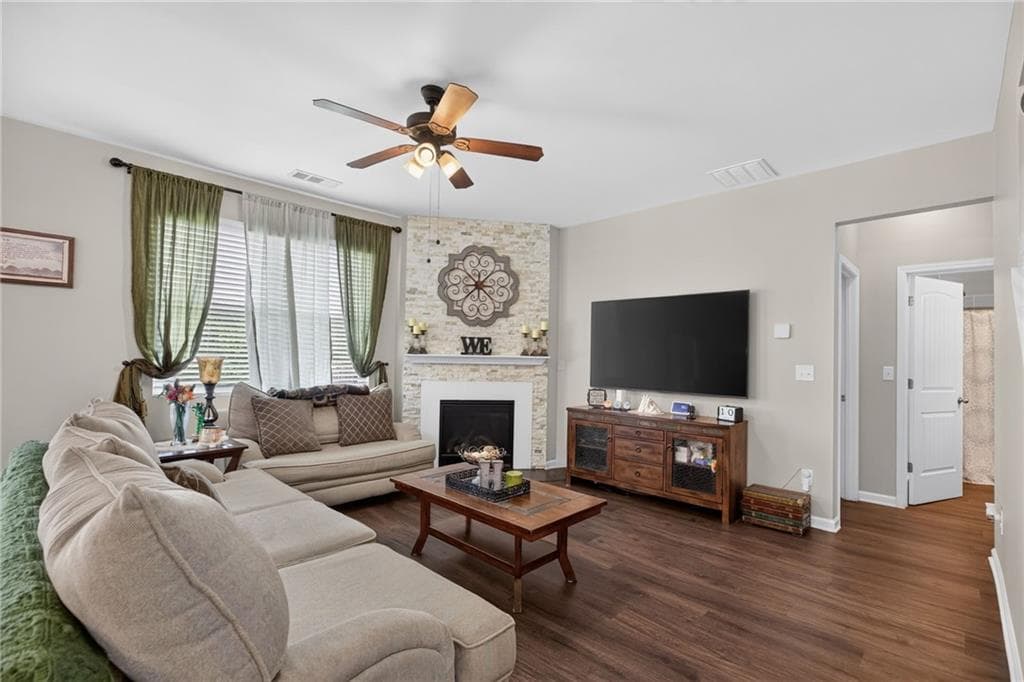 5 bedroom, 3 bathroom, 3,624 sq ft single family residence under contract at 408 Aviary Lane, Dallas, GA 30132 — photo 7