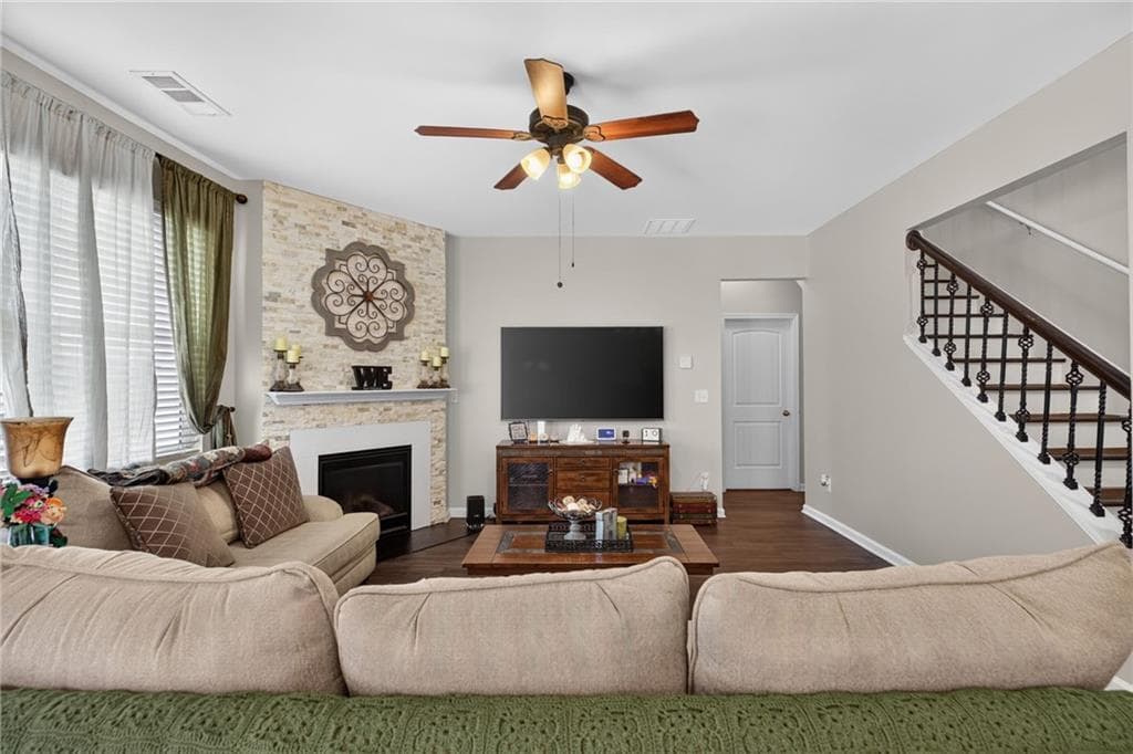 5 bedroom, 3 bathroom, 3,624 sq ft single family residence under contract at 408 Aviary Lane, Dallas, GA 30132 — photo 8